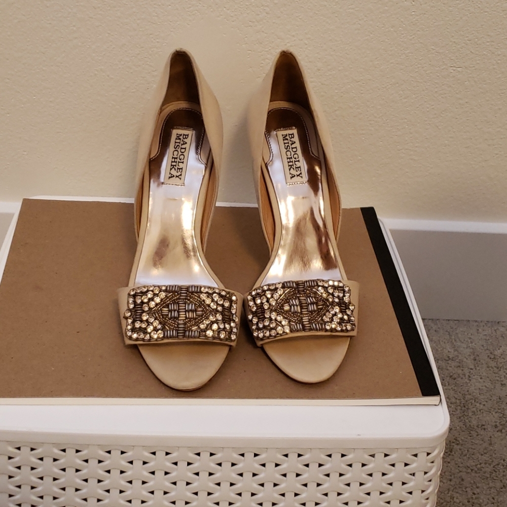 BADGLEY MISCHKA PUMPS